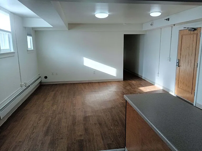 Ivy Manor Apartments — Photo 16