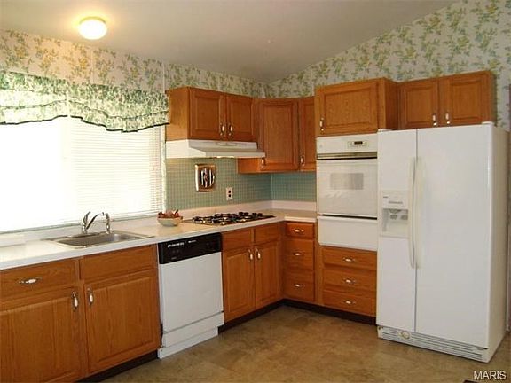 4th image of 1008 Leisure Ln