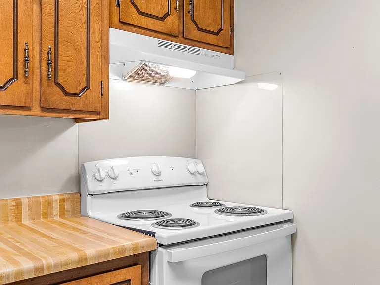 100 Laurel Cove Dr #24 — Photo 6
