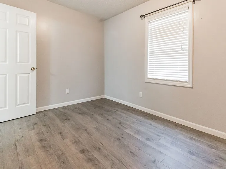 106 Waterfall Dr — Photo 21