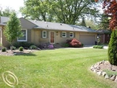 15075 Finch Ave, Plymouth, MI, 48170