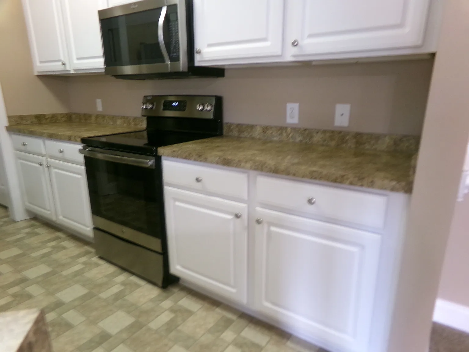 2065 Silvercrest Dr 6E. - 6E — Photo 3