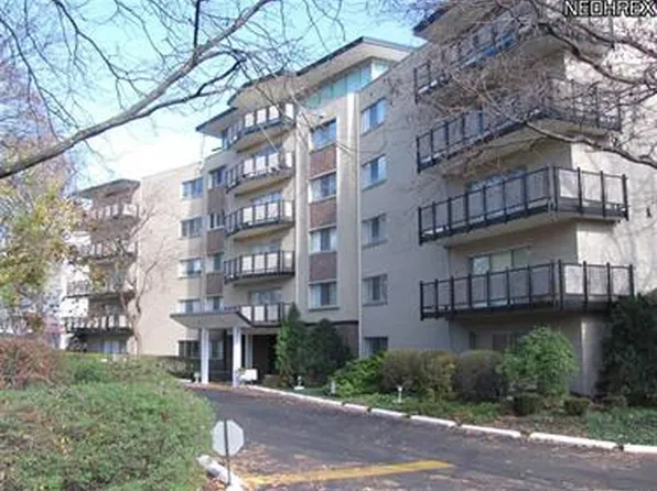 255 N Portage Path APT 510, Akron, OH 44303