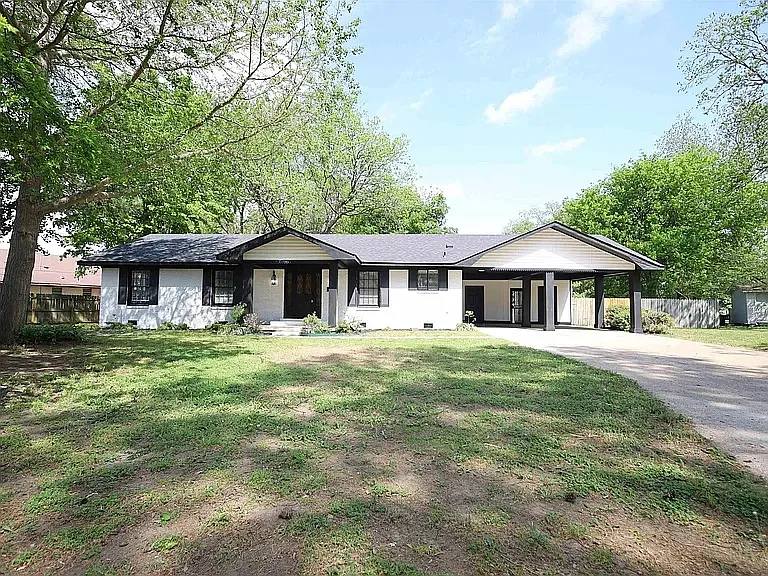 612 Circle Dr — Photo 1