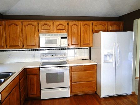 3rd image of 8218 S 68th Ct