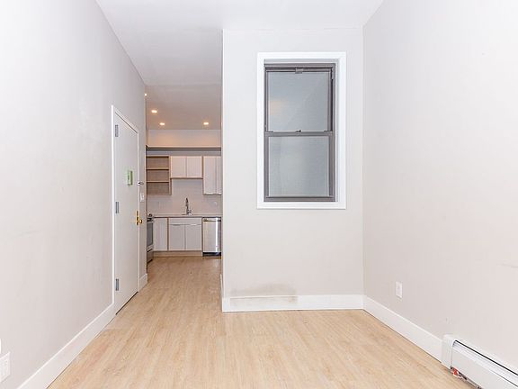 3rd image of 810 Macon St #9J