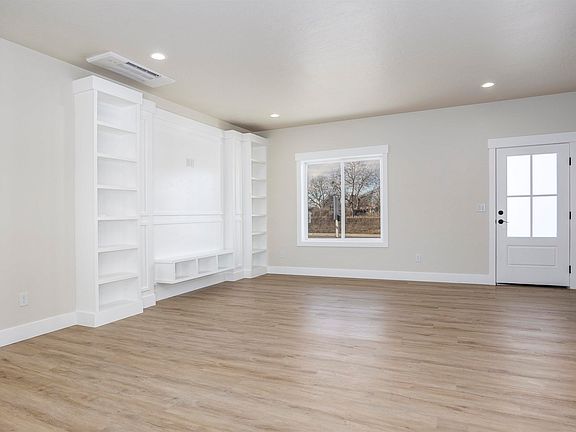 5th image of 1096 N Grant St