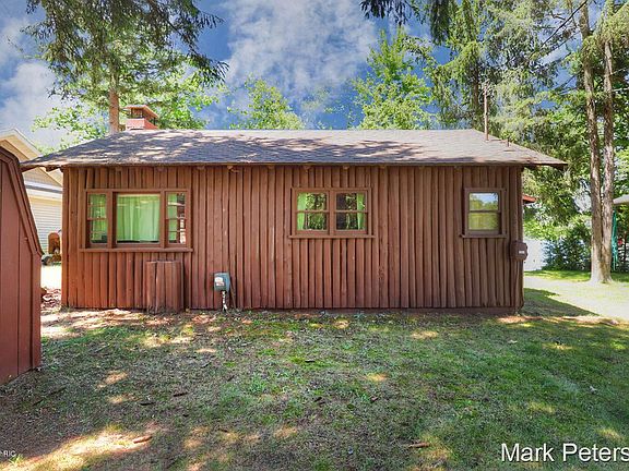 3rd image of 3094 Spruce Dr