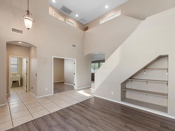 5th image of 112 W Mahogany Pl