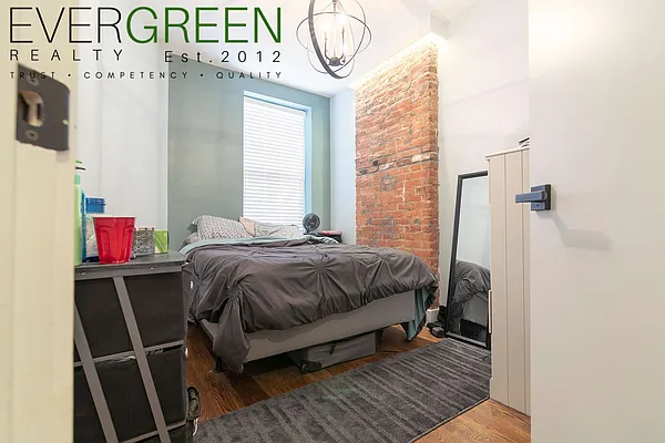 Rented by Evergreen Apartments BK | media 19