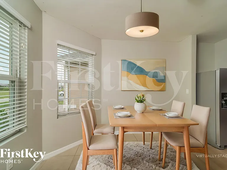 217 NW 9th St — Photo 6