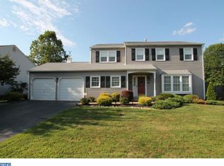 515 Maple Point Dr, Langhorne, PA 19047