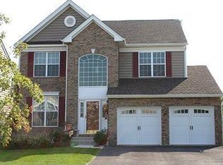 402 Vassar Pl, Fishkill, NY 12524