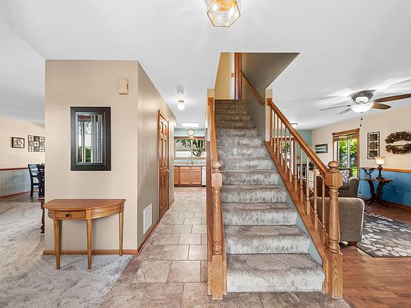 3rd image of 677 Windemere Ln