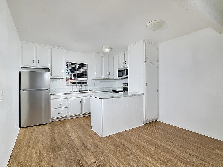 Panorama Apartments — Photo 3