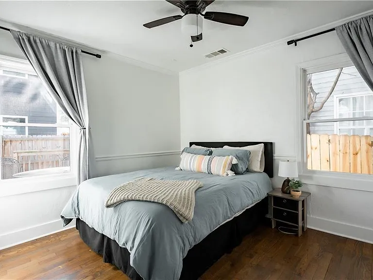 484 Glenwood Pl SE — Photo 9