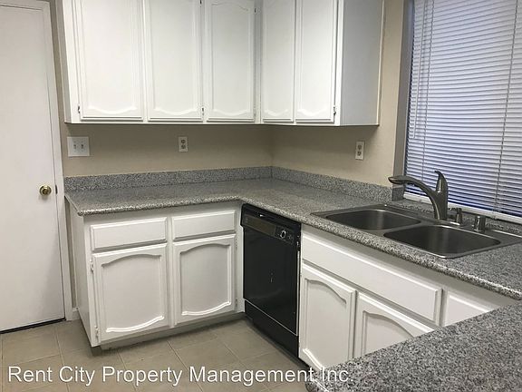 3rd image of 15 Ruiz Ct