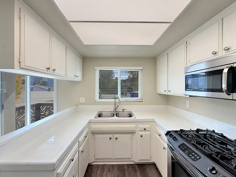 825 Normark Ter #2 — Photo 5