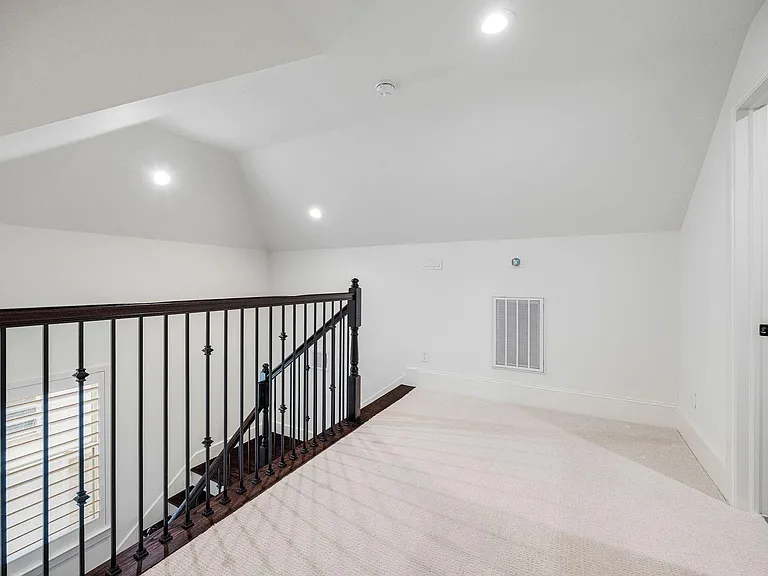 8213 Cabernet Ln — Photo 22