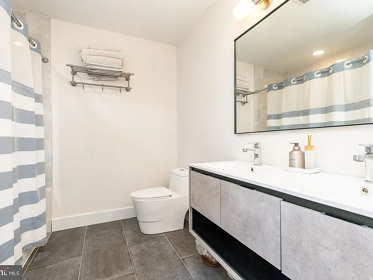 239 Lyceum Ave — Photo 20