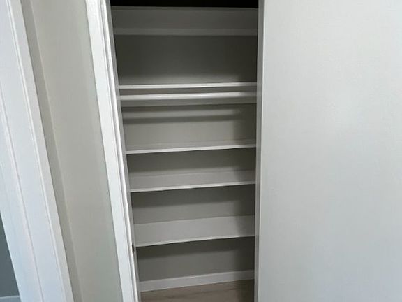 3rd image of 12345 Oxnard St APT 9