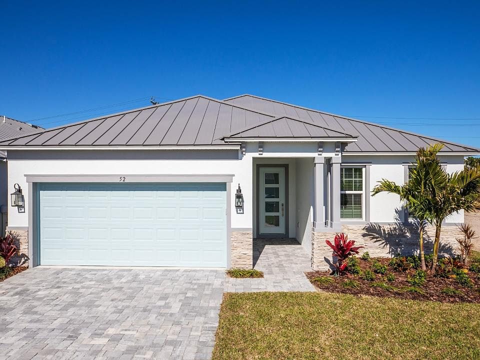 Build your dream home in Cape Coral, with choice of utilities and no HOA or CDD fees.
