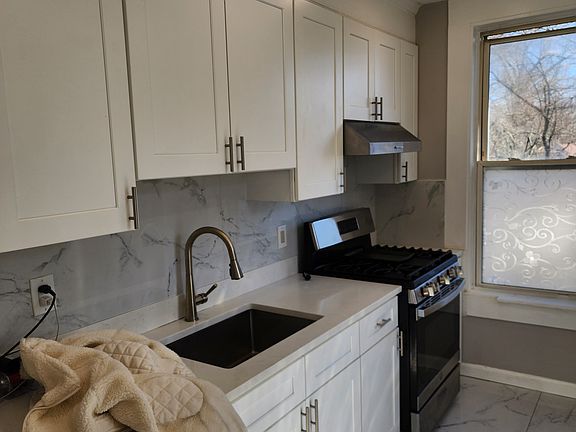 4th image of 23 Danforth St