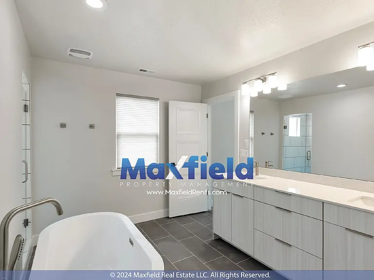 315 N Tidwell St — Photo 8