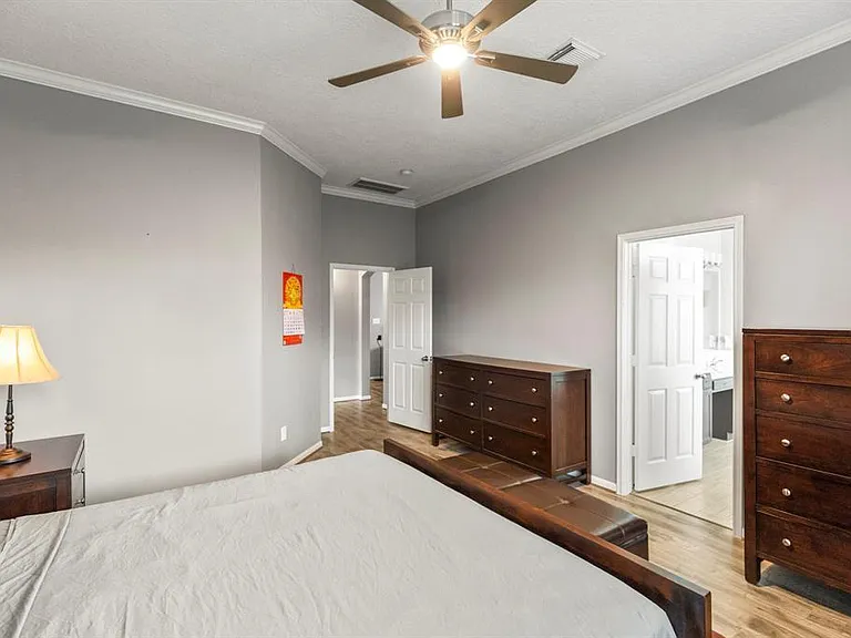 3827 Shady Breeze Dr — Photo 10