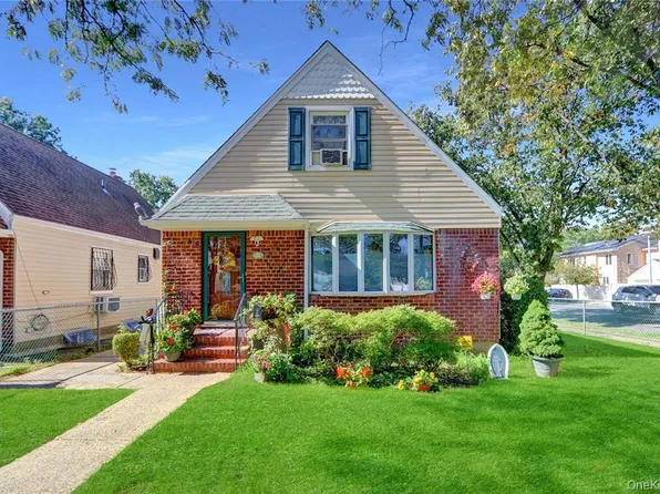 80-04 268th Street, Glen Oaks, NY 11004