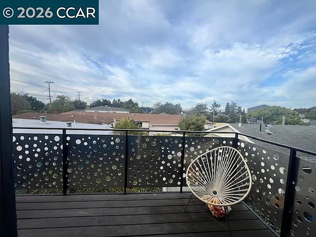 1325 Hopkins St — Photo 16