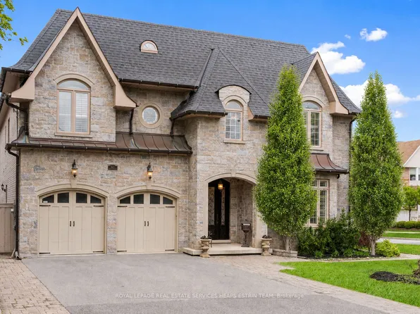 2 Braecrest Ave, Toronto, ON M9P 1Z4