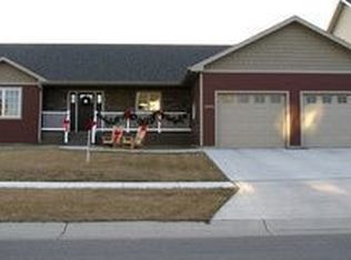 3498 Loberg Dr, West Fargo, ND 58078