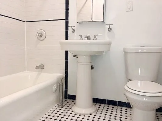 Rented by City Connections Realty | media 11