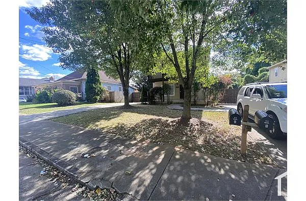 Building Photo - 1044 White Oak Ave SW #A
