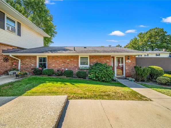 8563 Tanglewood Trl, Chagrin Falls, OH 44023