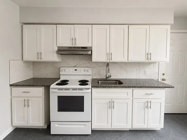 2601 N Sartain St — Photo 7