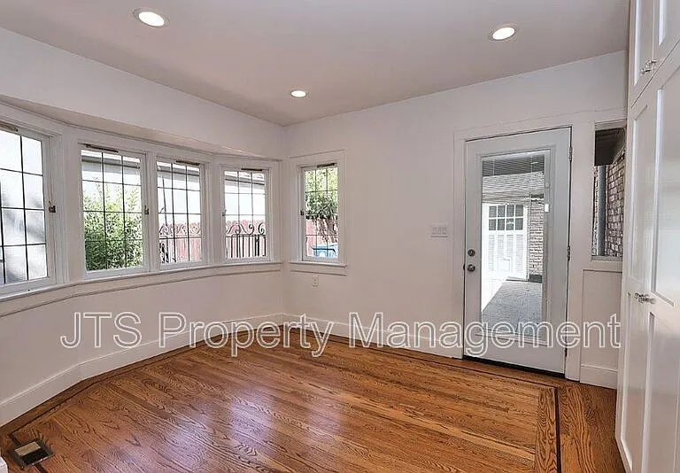 937 Sonoma Way — Photo 32