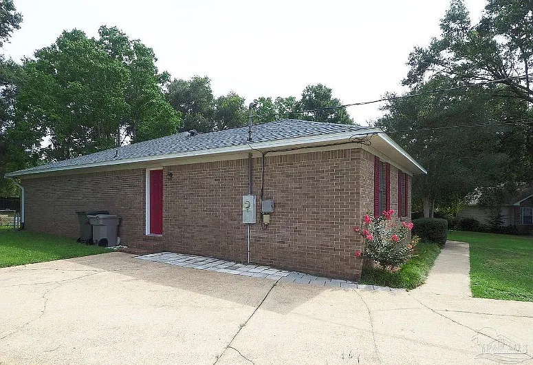 4 bed, 2895 sqft, $775 — Photo 3