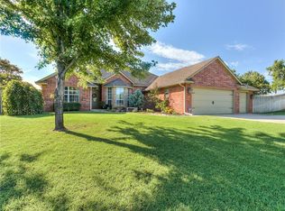 12151 Little Oak Cir, Guthrie, OK 73044