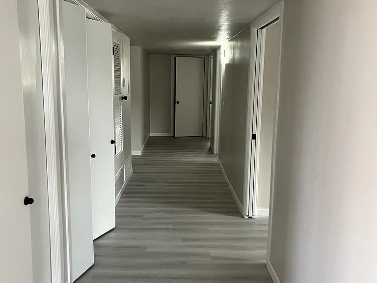 8600 Edgemere Blvd — Photo 9