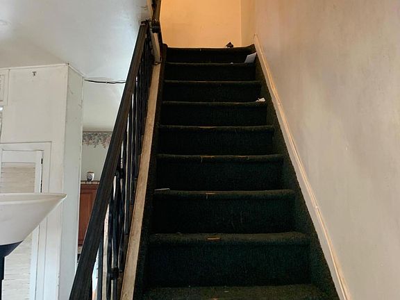 2nd image of 123 Chestnut Ave