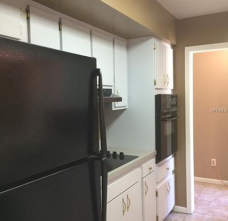 5th image of 3829 Bainbridge Ave