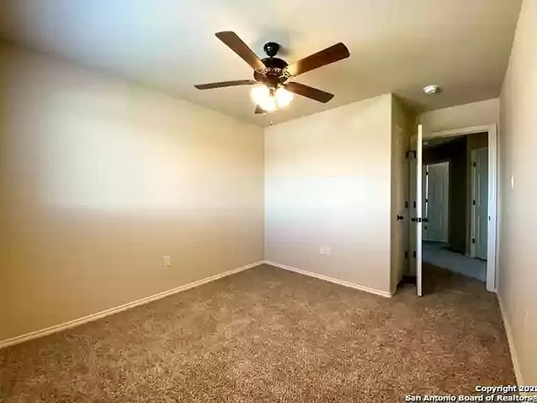 3433 Haylee Grace Pl — Photo 5