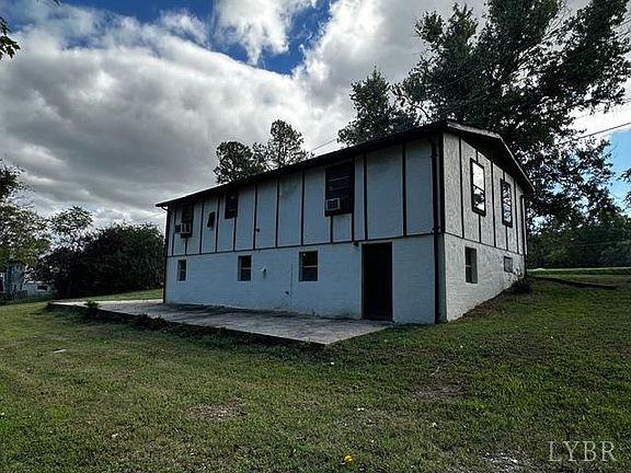 3rd image of 2500 Sunnymeade Rd