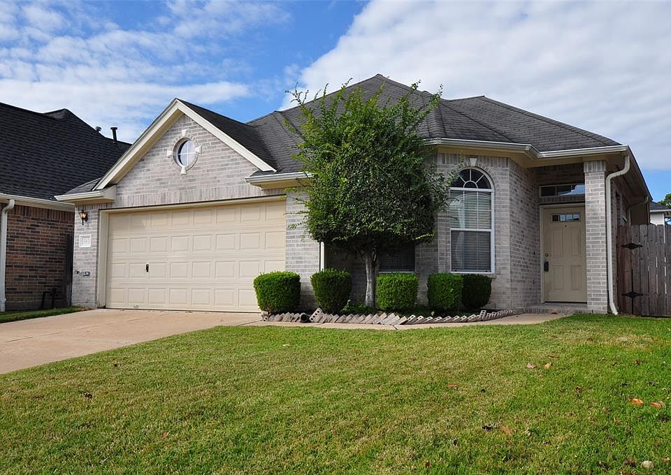 1st image of 15831 Pleasant Green Cir