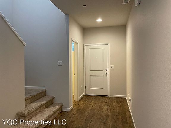 2nd image of 1717 NE Pioneer Ln