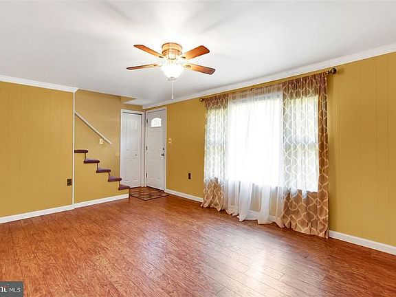 4th image of 212 Black Oak Trl