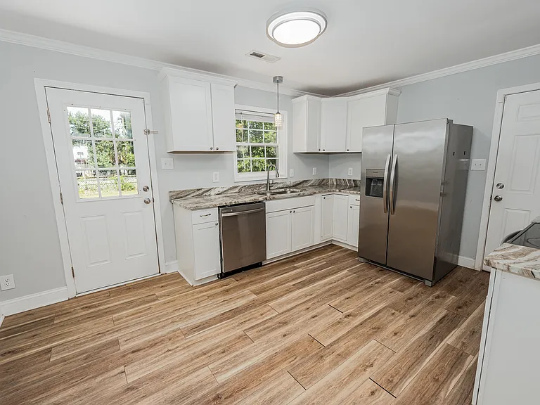 218 Forest View Dr — Photo 9