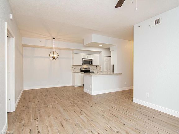 5th image of 4665 Saint Croix Ln APT 1514